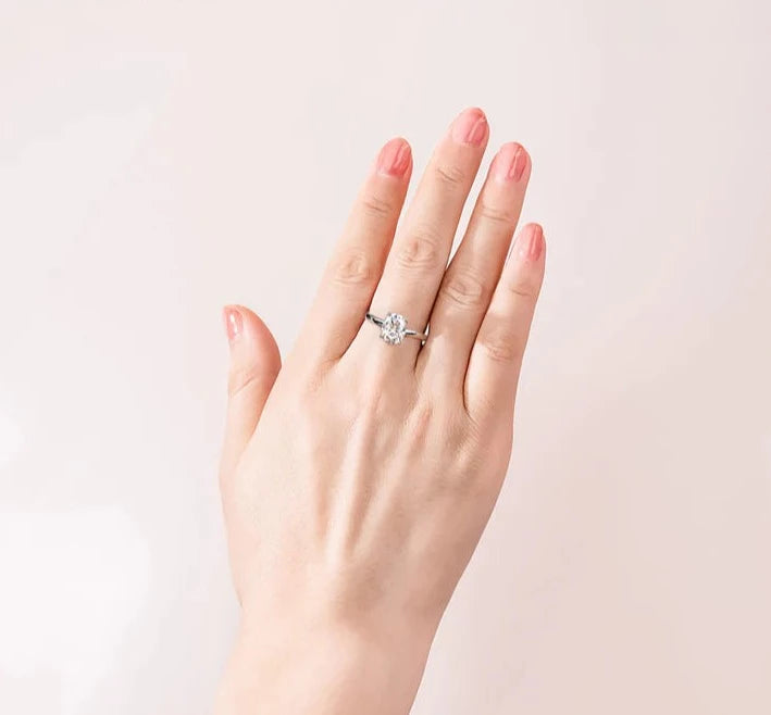 טבעת אובל עיצוב נקי - May
